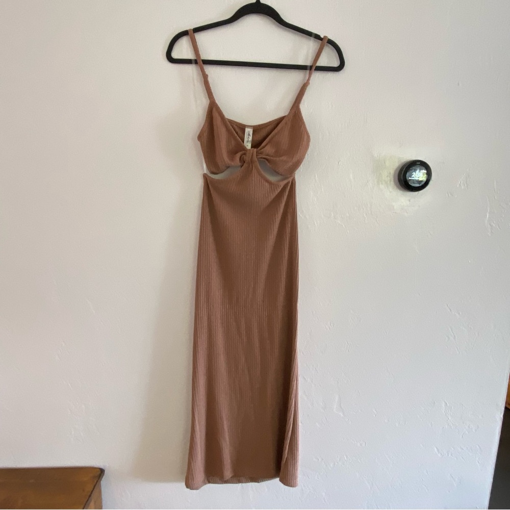 Show Me Your Sides Midi Dress by Mahina